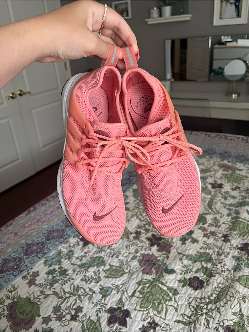 Nike Women’s Coral Pink Presto Running Sneakers